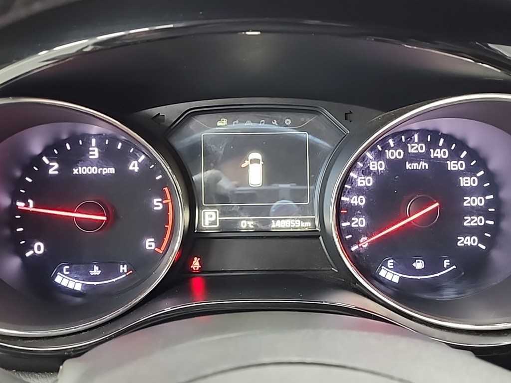 KIA Carnival - Vista 6