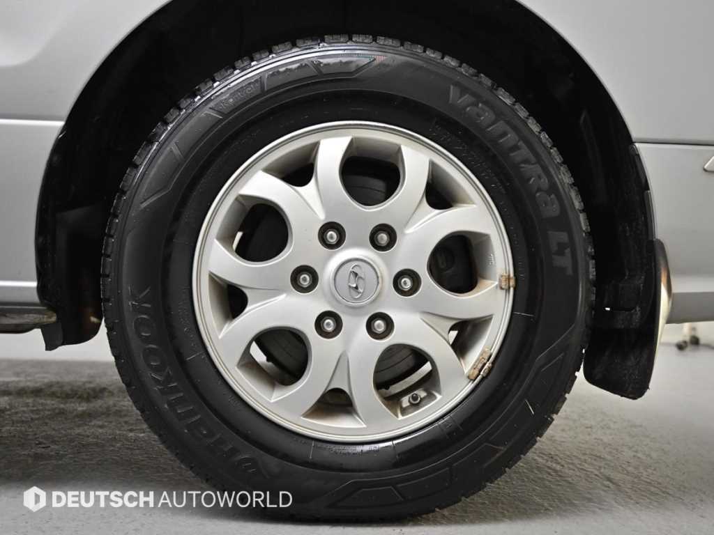 HYUNDAI Starex - Vista 5