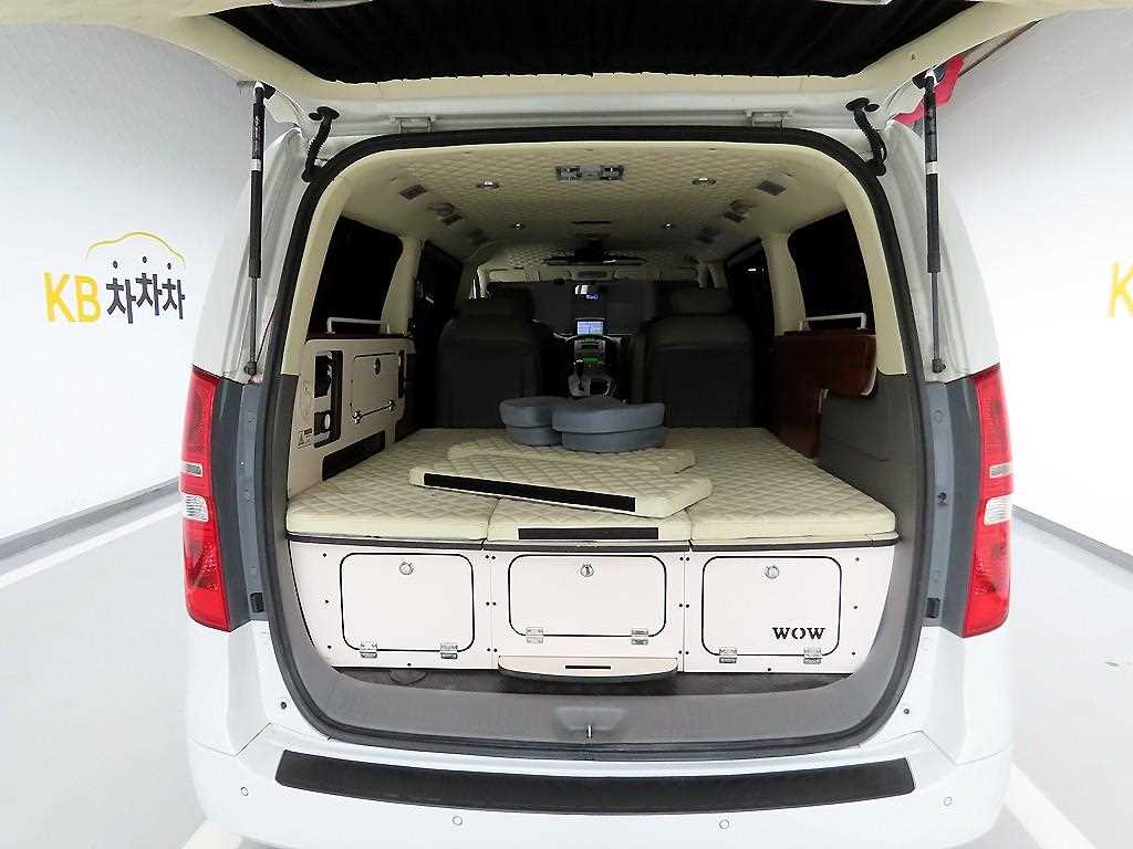 HYUNDAI Starex - Vista 7