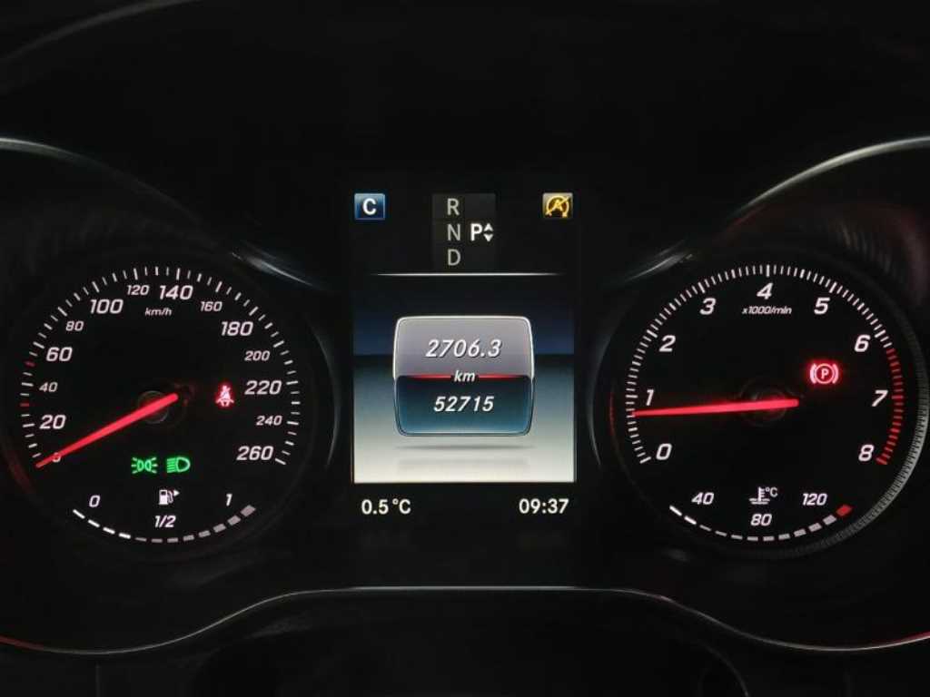 Mercedes Benz C Class - Vista 9