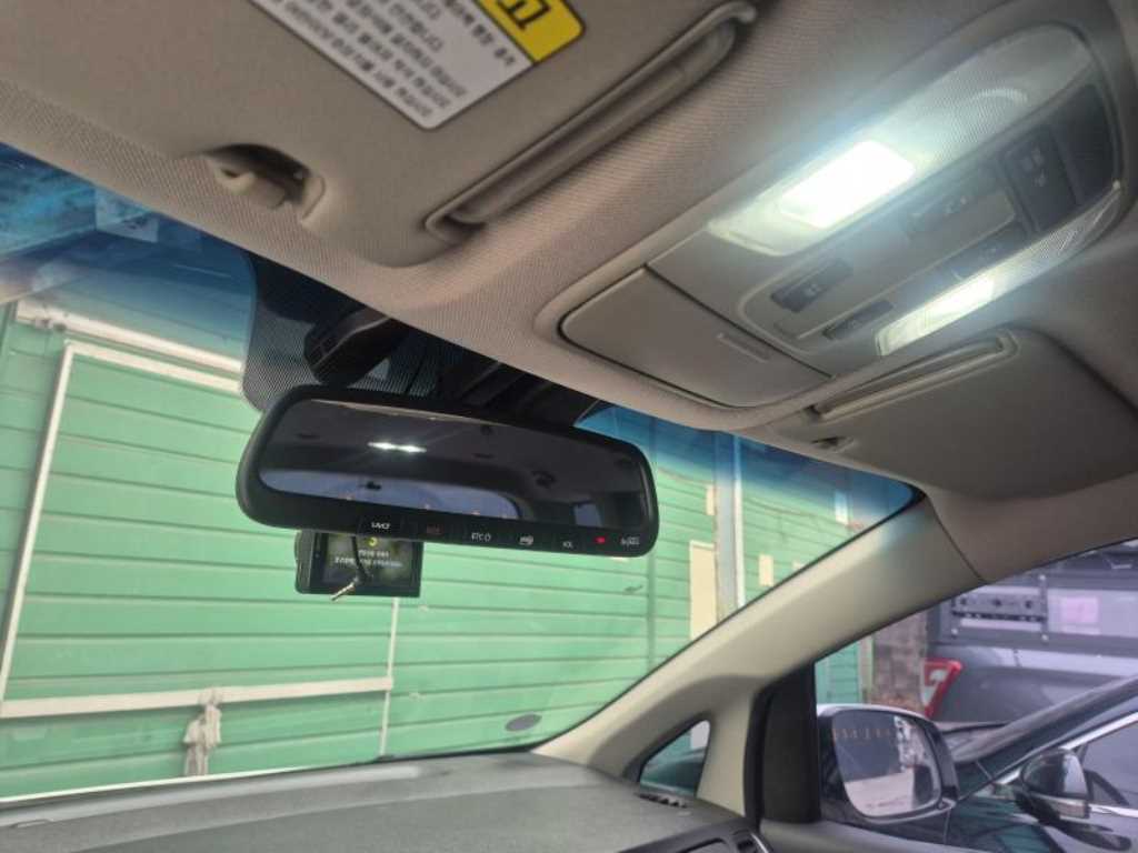 KIA Carnival - Vista 12