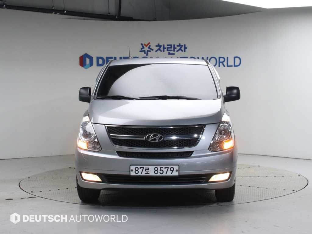 HYUNDAI Starex - Vista 3