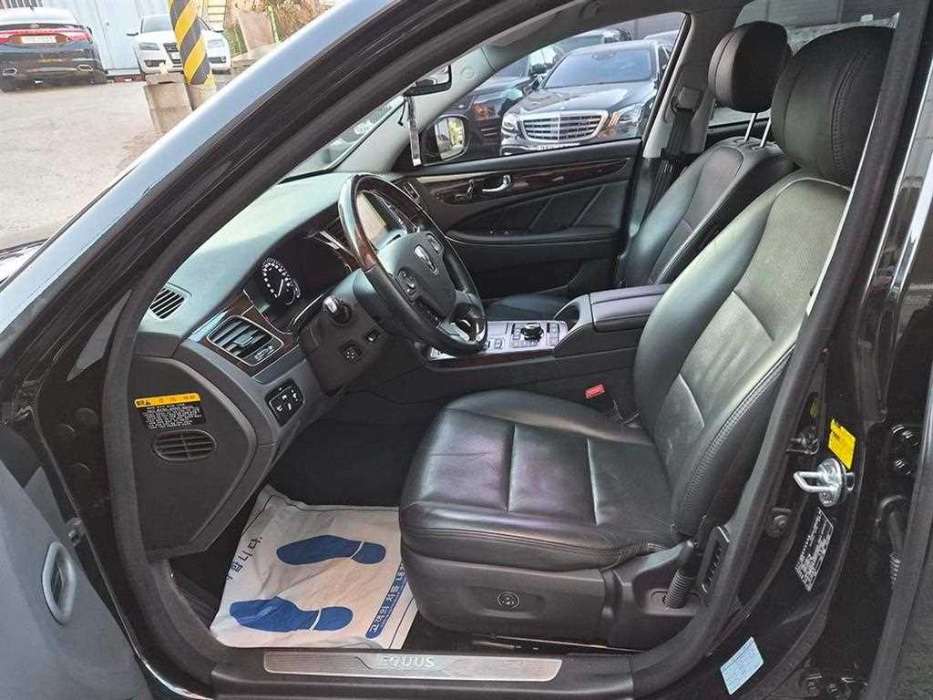 HYUNDAI Equus - Vista 6