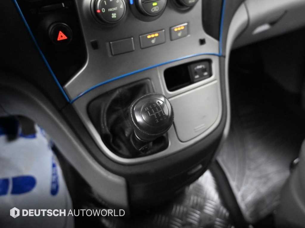 HYUNDAI Starex - Vista 9