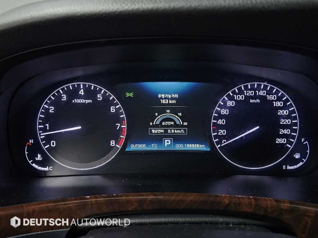 HYUNDAI Equus - Vista 8