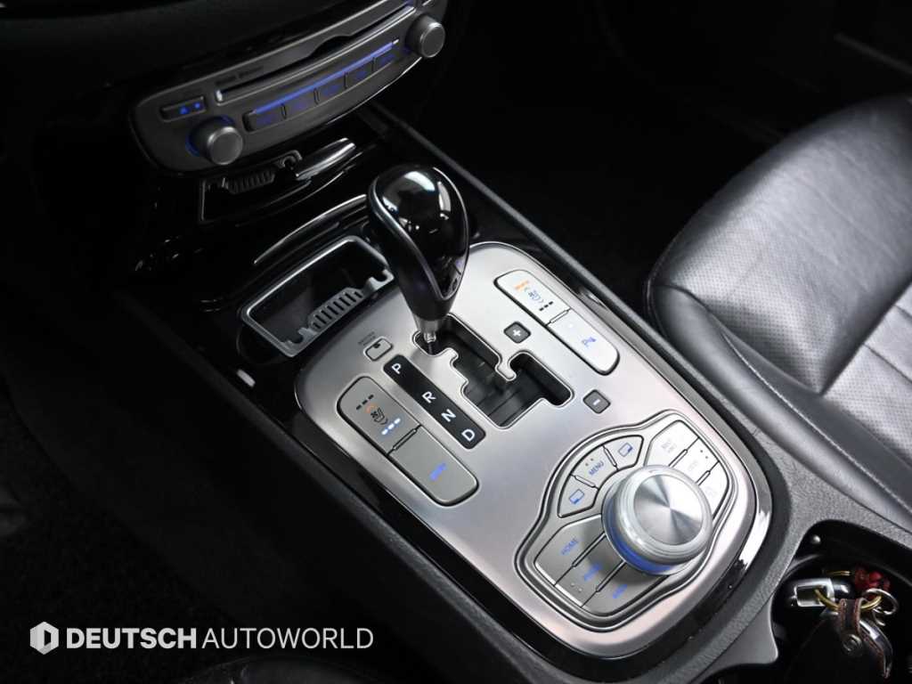 HYUNDAI Genesis - Vista 9