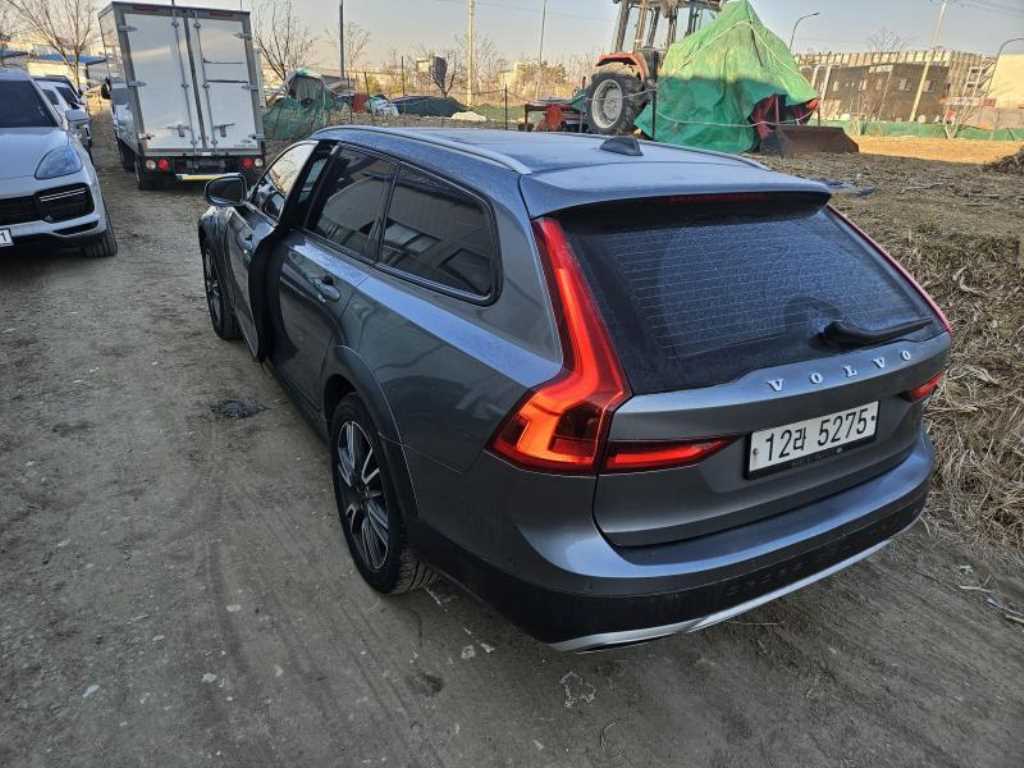Volvo V90 - Vista 4