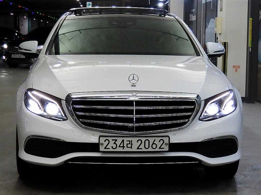 Mercedes Benz E class - Vista 2