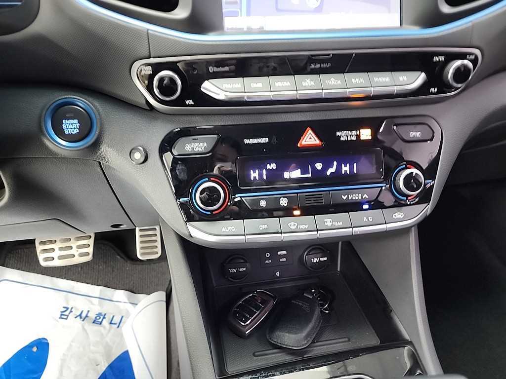 HYUNDAI Ioniq - Vista 10