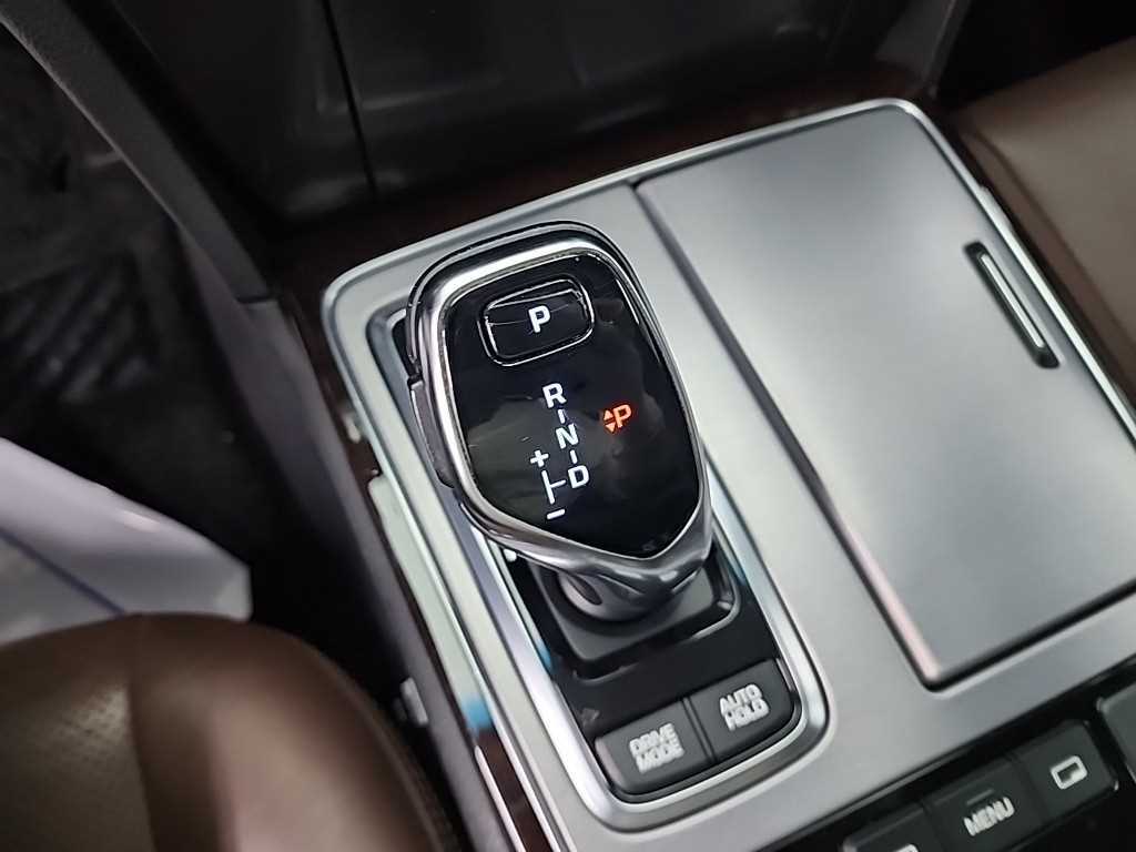 HYUNDAI Equus - Vista 8