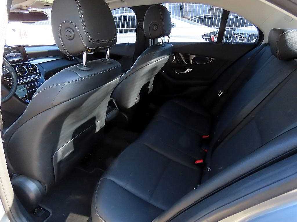 Mercedes Benz C Class - Vista 6