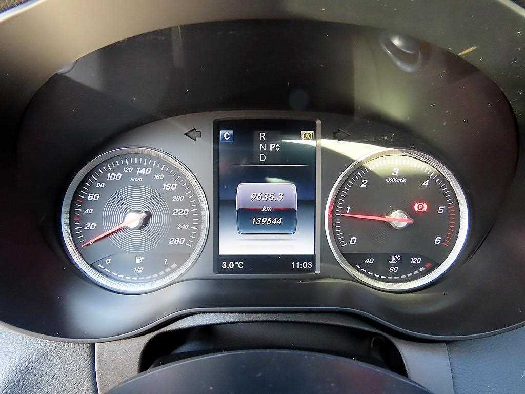 Mercedes Benz C Class - Vista 9