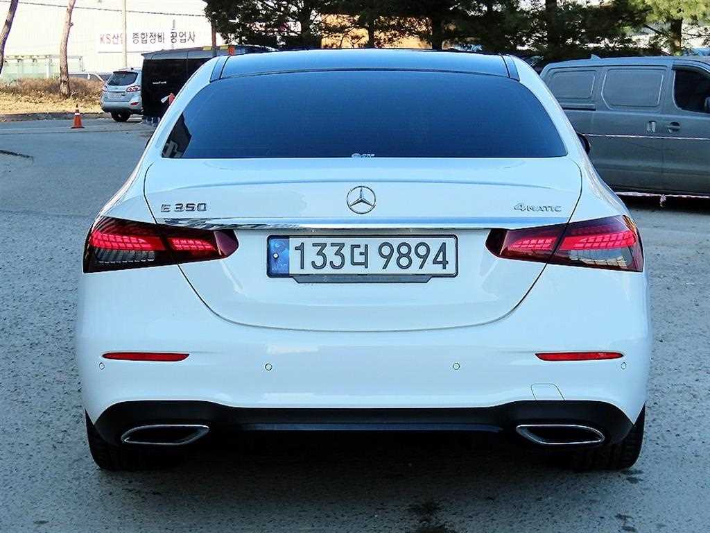 Mercedes Benz E class - Vista 4