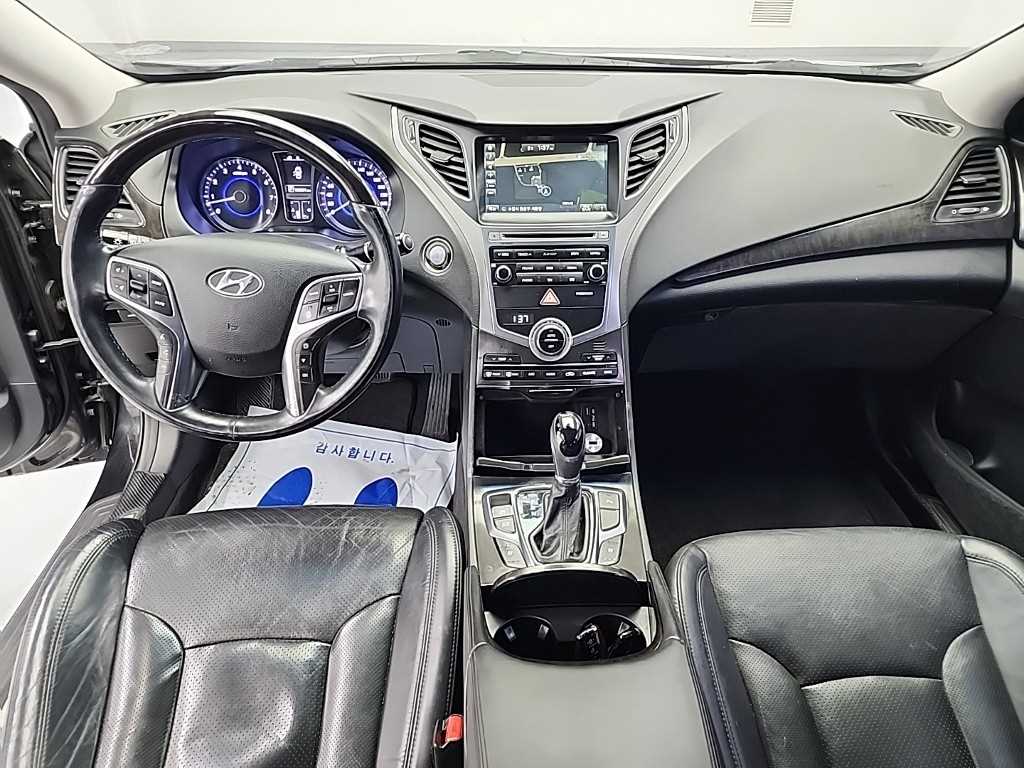 HYUNDAI Grandeur - Vista 7