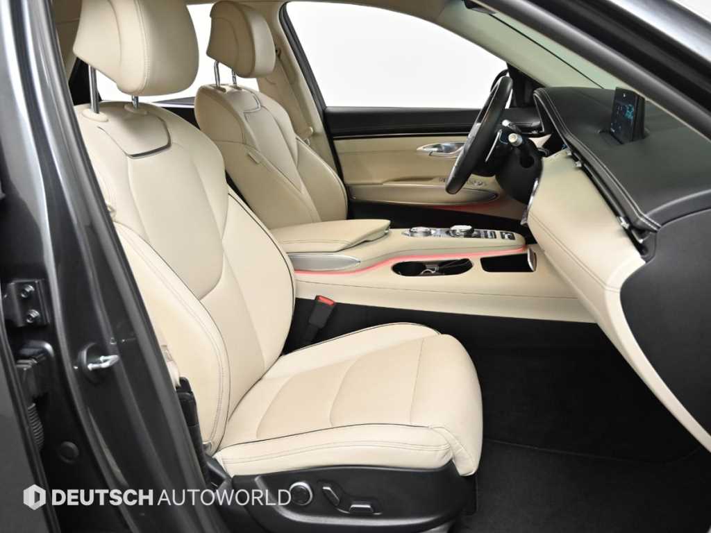 Genesis GV70 - Vista 10