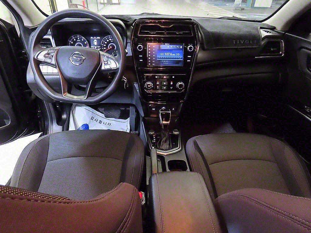Ssangyong Tivoli - Vista 10