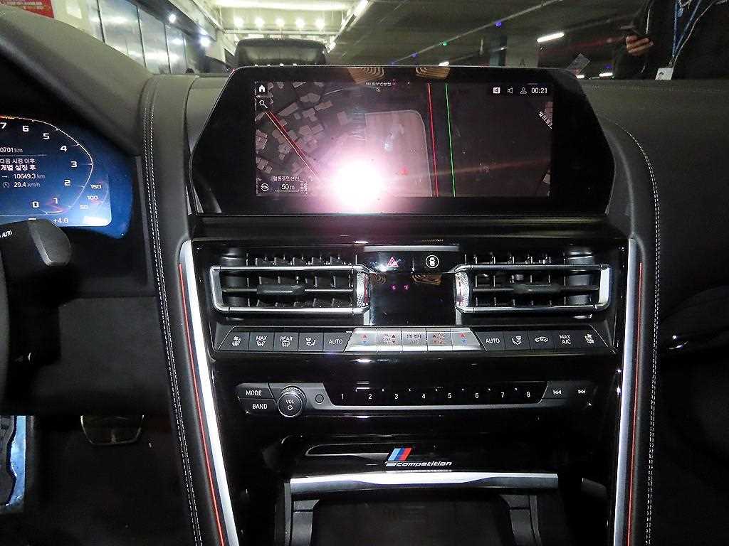 BMW 8 Series - Vista 11