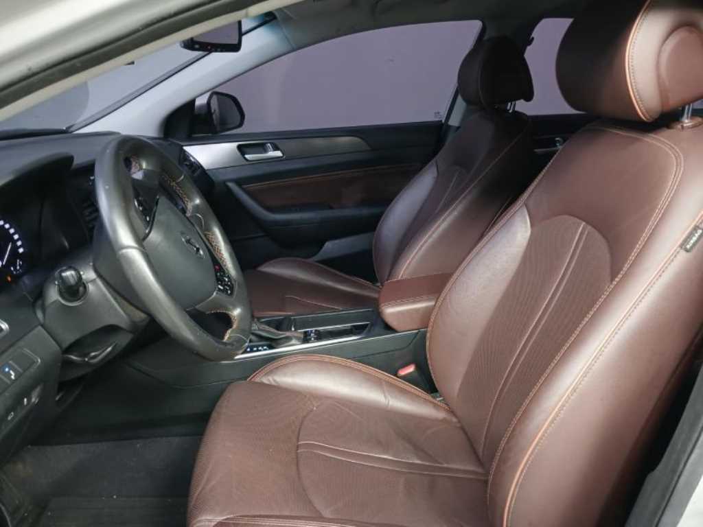 HYUNDAI Sonata - Vista 7