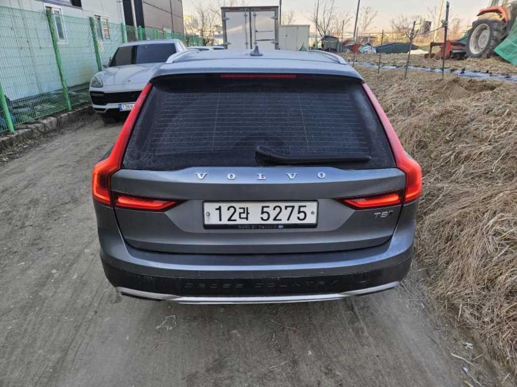 Volvo V90 - Vista 5