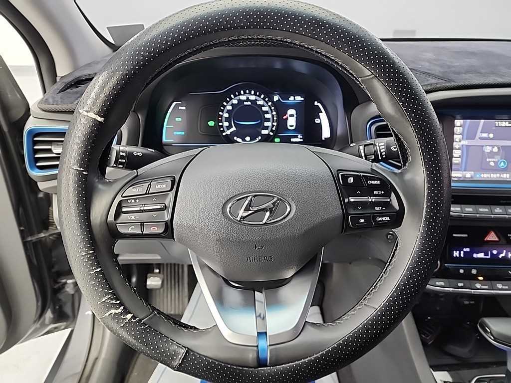 HYUNDAI Ioniq - Vista 9