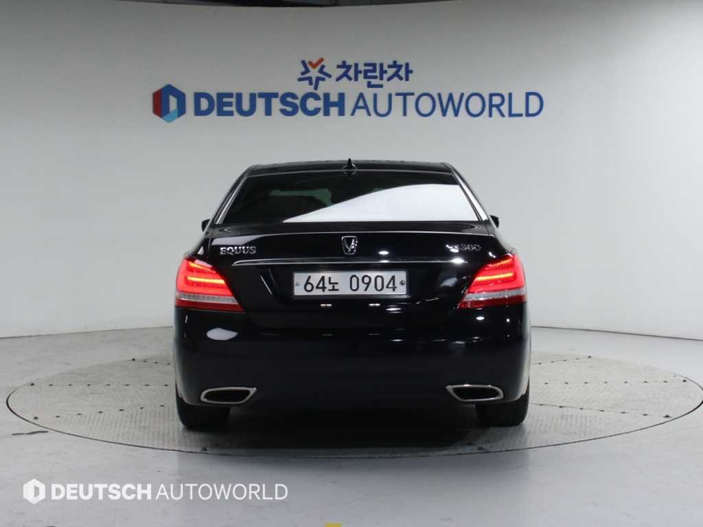 HYUNDAI Equus - Vista 4