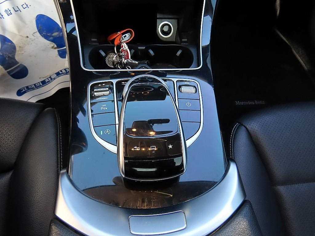 Mercedes Benz C Class - Vista 12