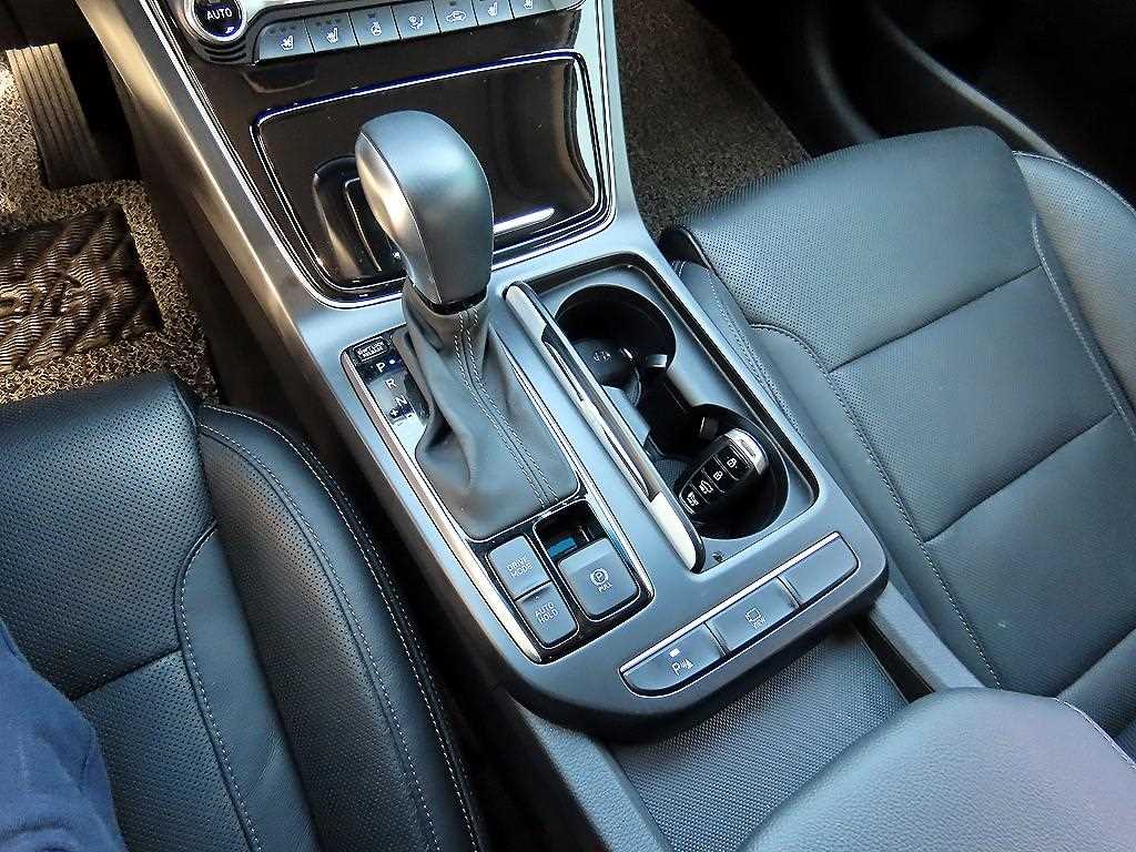 HYUNDAI Grandeur - Vista 10