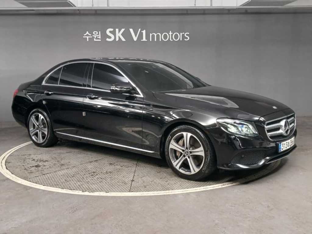 Mercedes Benz E class - Vista 5