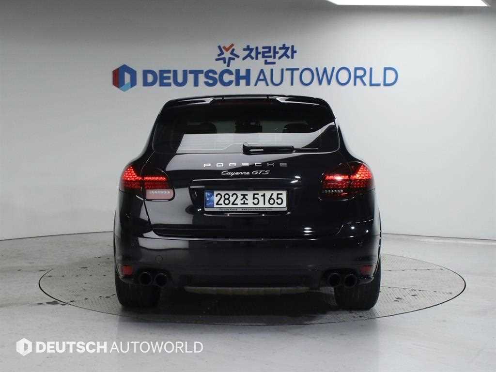 Porsche Cayenne - Vista 4