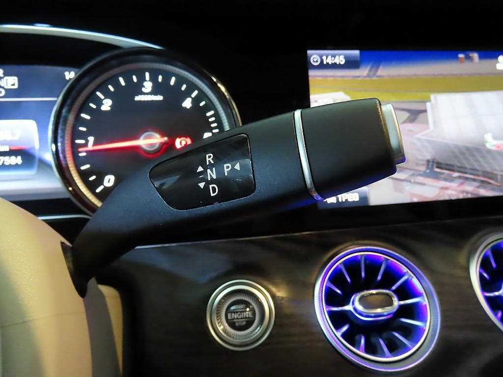 Mercedes Benz E class - Vista 12