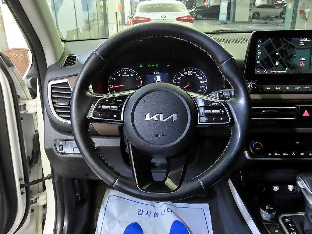 KIA Seltos - Vista 8