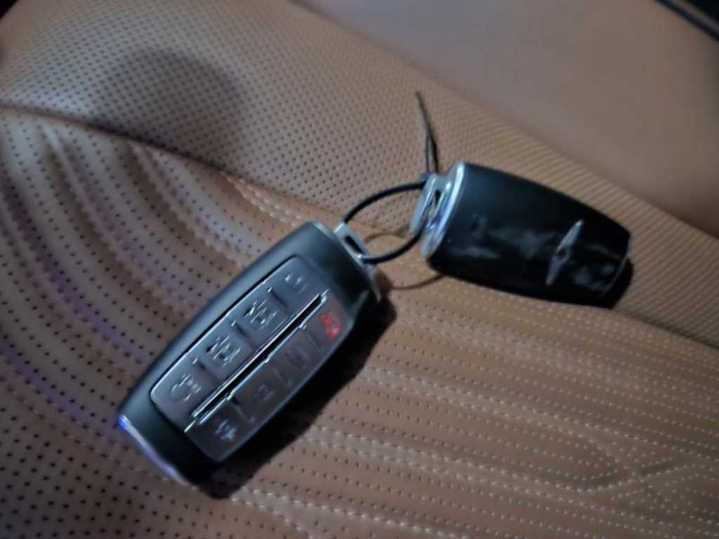 Genesis G80 - Vista 7