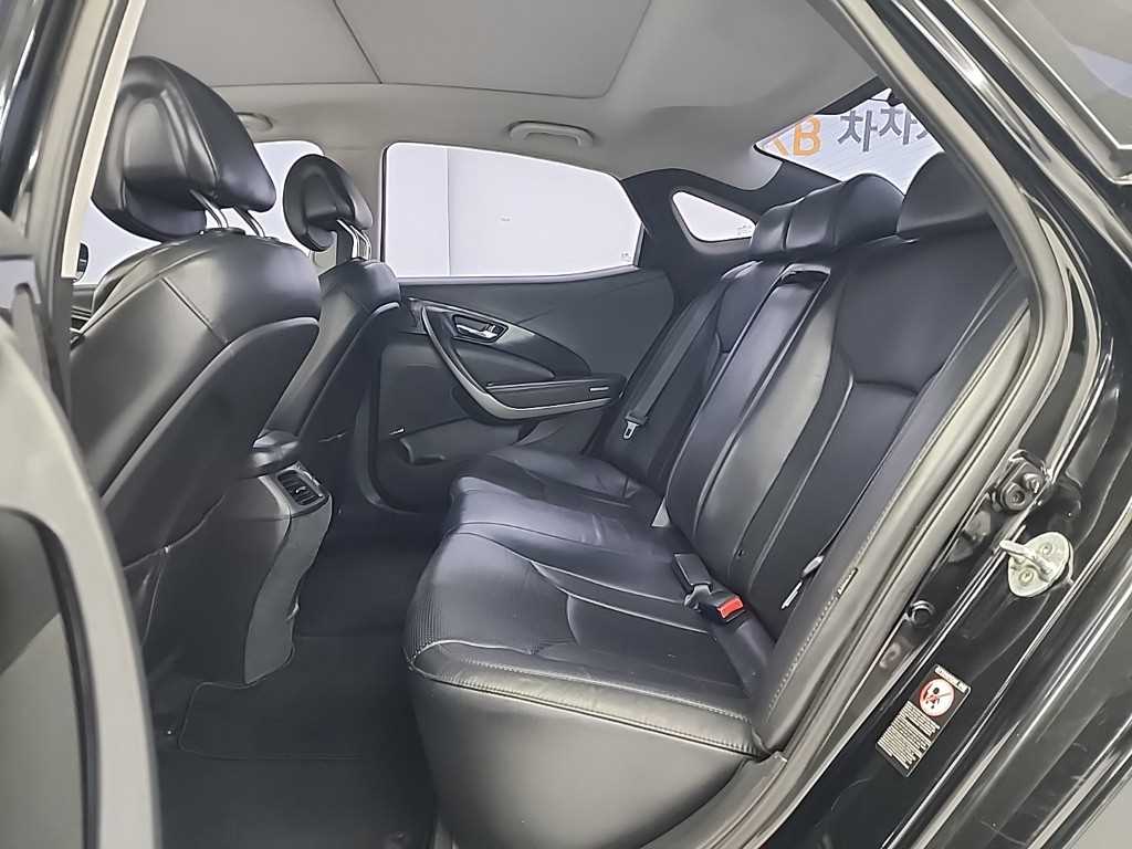 HYUNDAI Grandeur - Vista 12