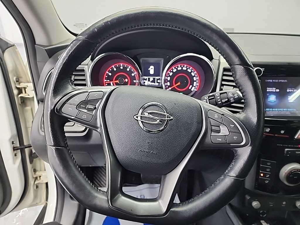 Ssangyong Tivoli - Vista 9