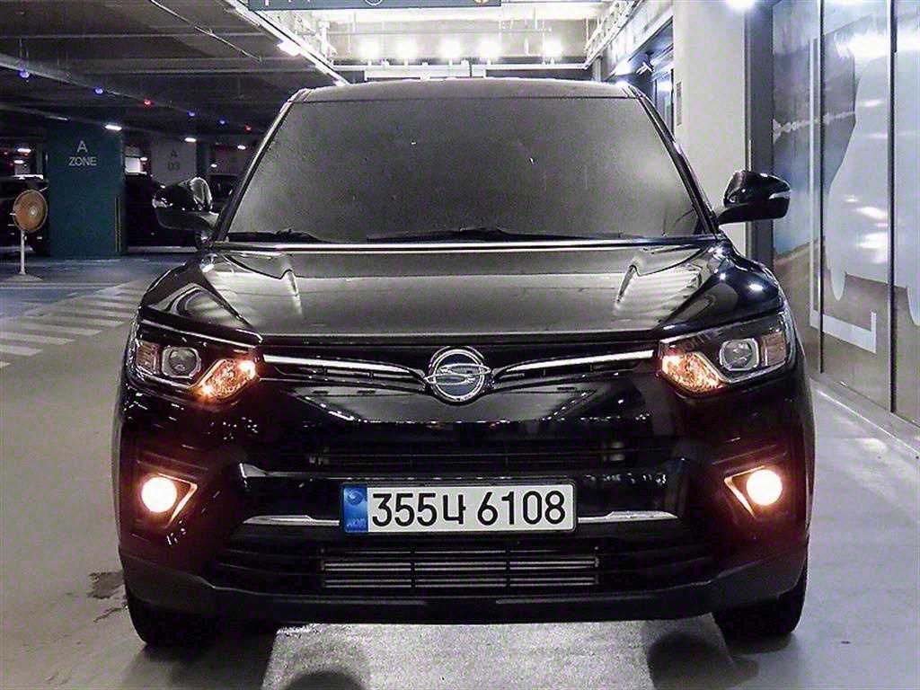 Ssangyong Tivoli - Vista 2