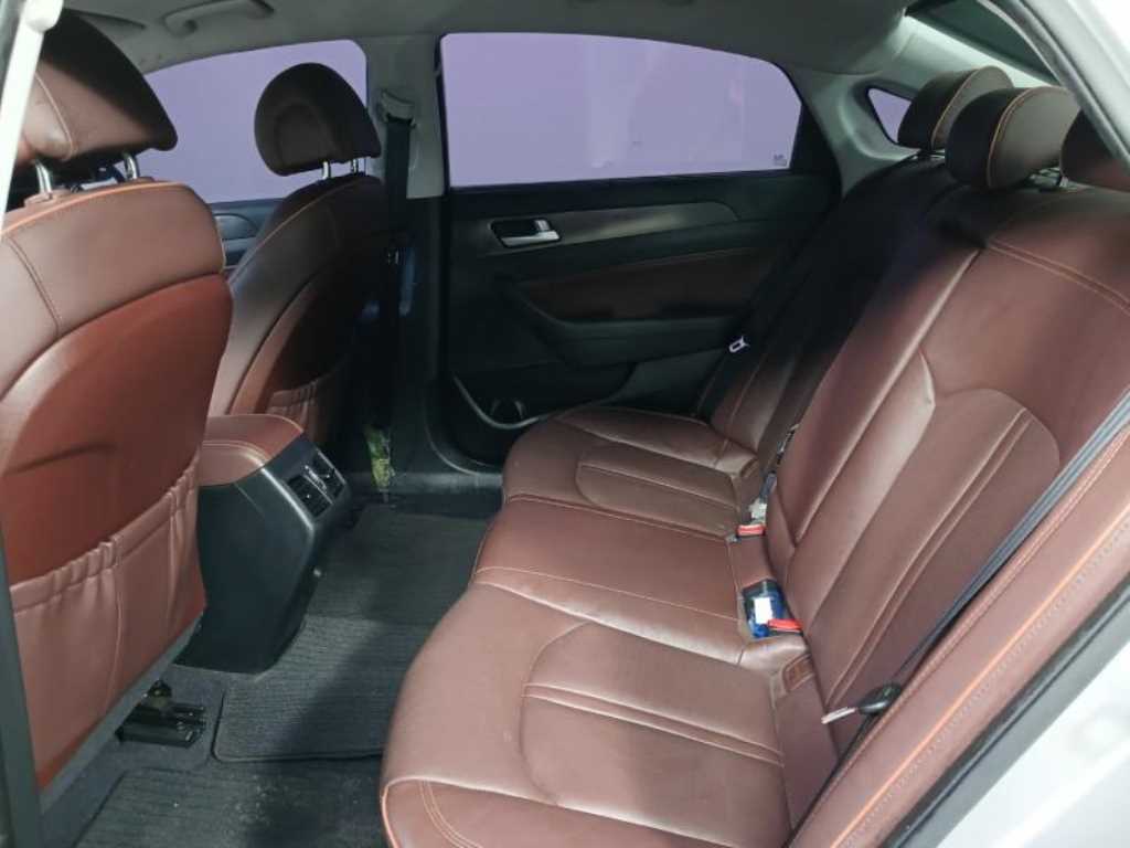 HYUNDAI Sonata - Vista 8