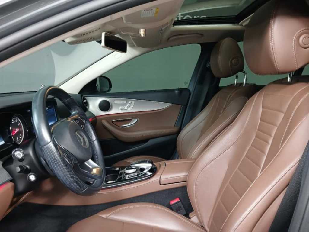 Mercedes Benz E class - Vista 7