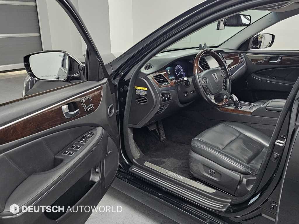 HYUNDAI Equus - Vista 11