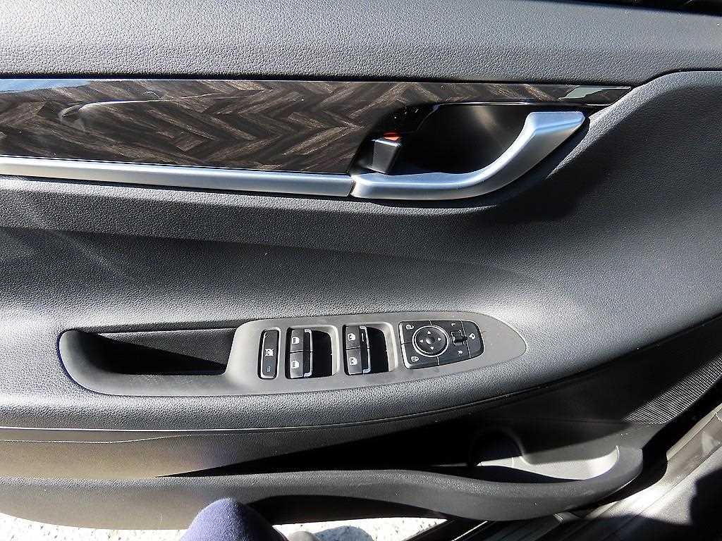 HYUNDAI Grandeur - Vista 11