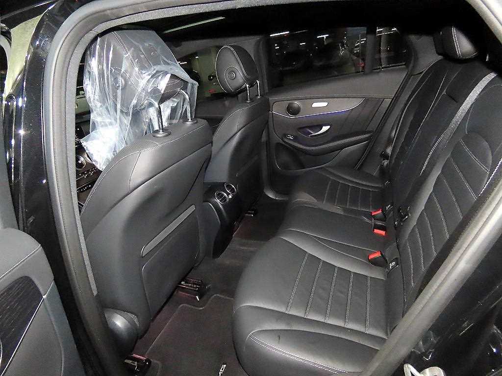 Mercedes Benz GLC Class - Vista 7