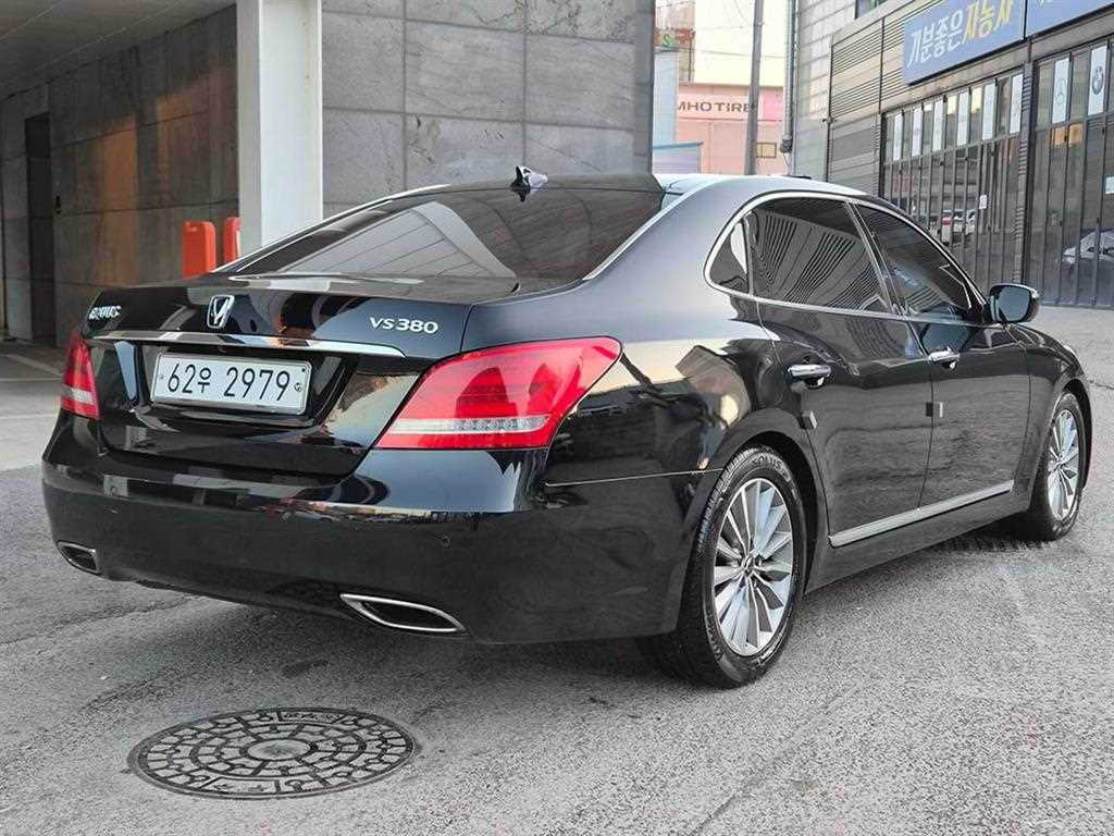 HYUNDAI Equus - Vista 4
