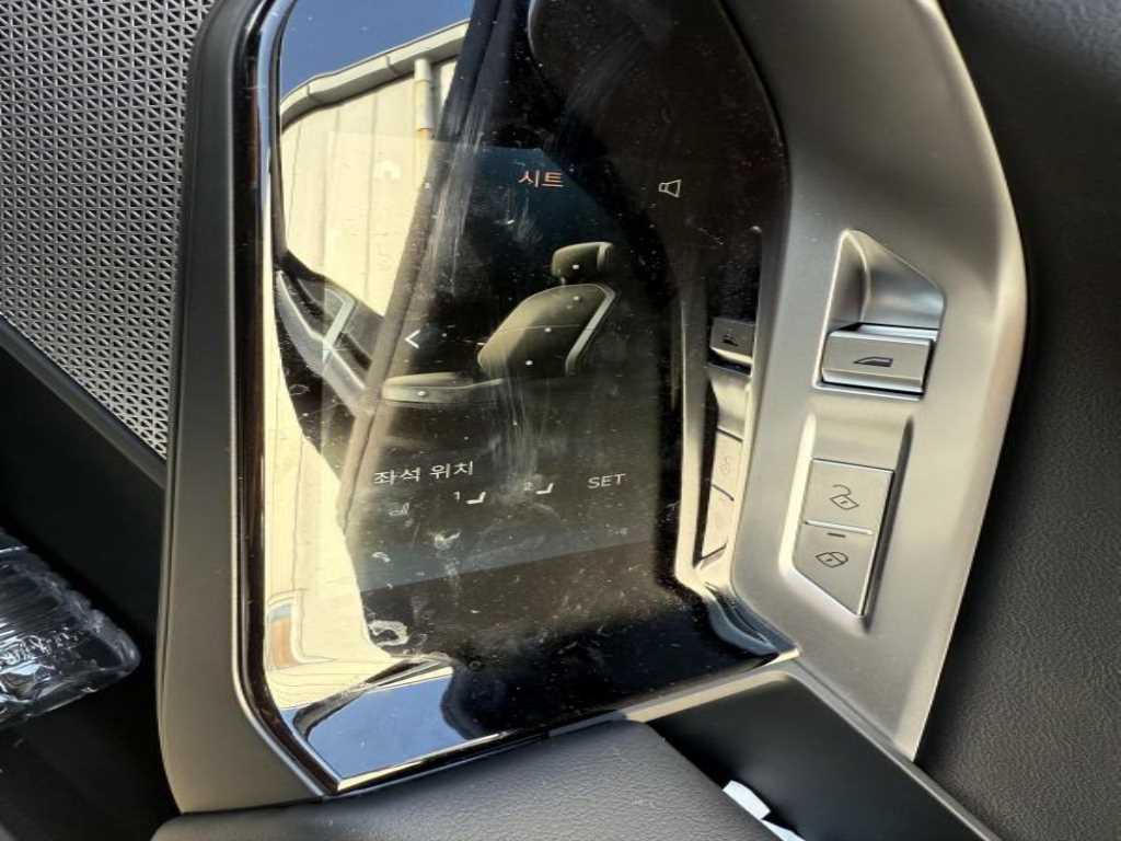 BMW 7 Series - Vista 5