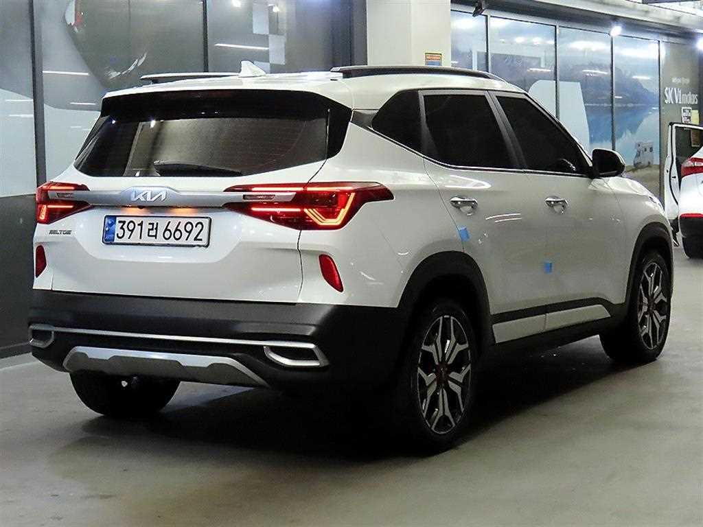 KIA Seltos - Vista 4