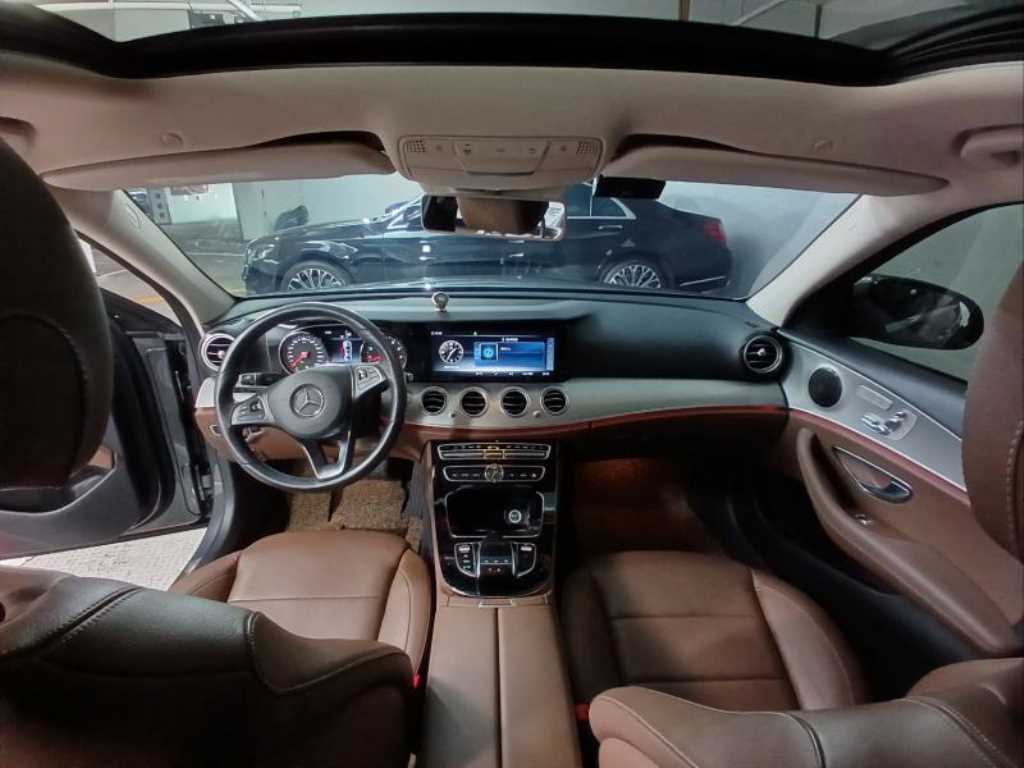 Mercedes Benz E class - Vista 6