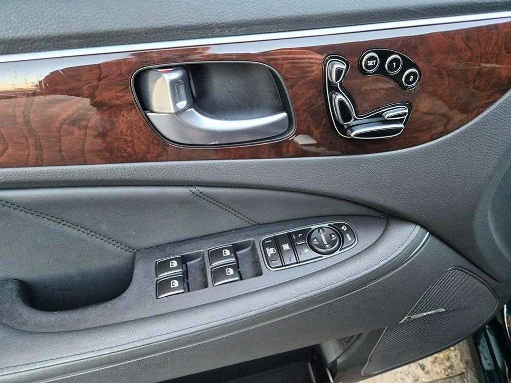 HYUNDAI Equus - Vista 11