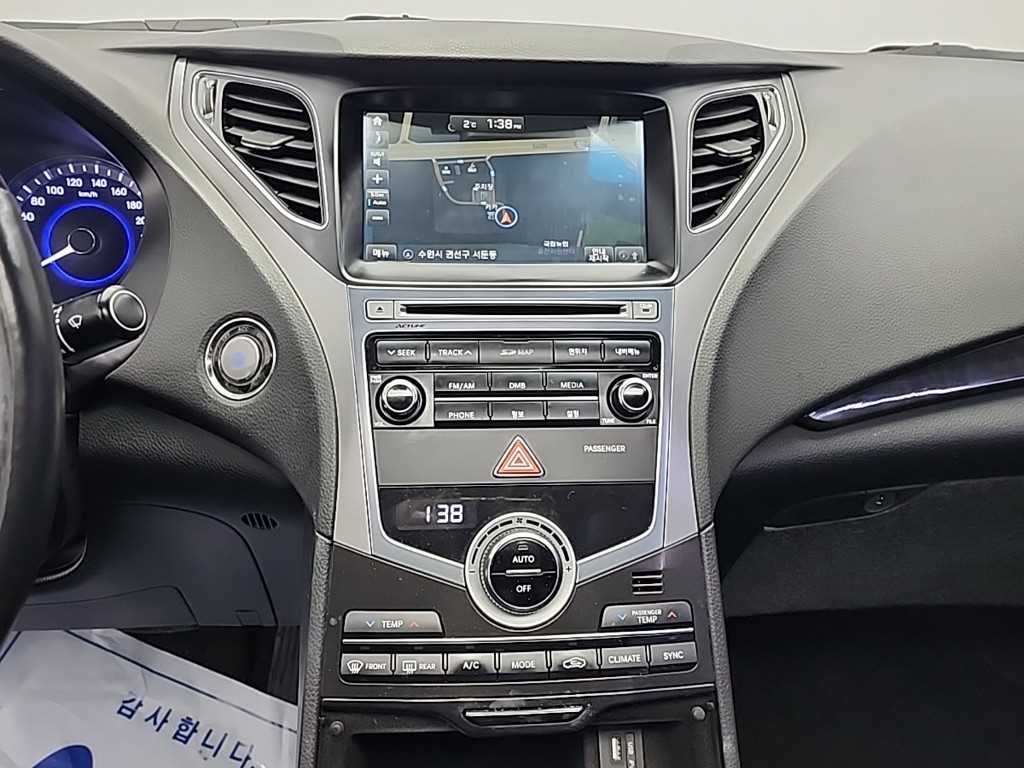 HYUNDAI Grandeur - Vista 10
