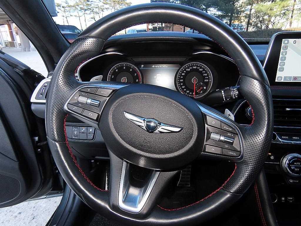 Genesis G70 - Vista 8