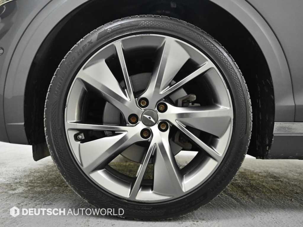 Genesis GV70 - Vista 5