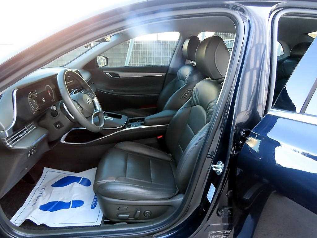 HYUNDAI Grandeur - Vista 5