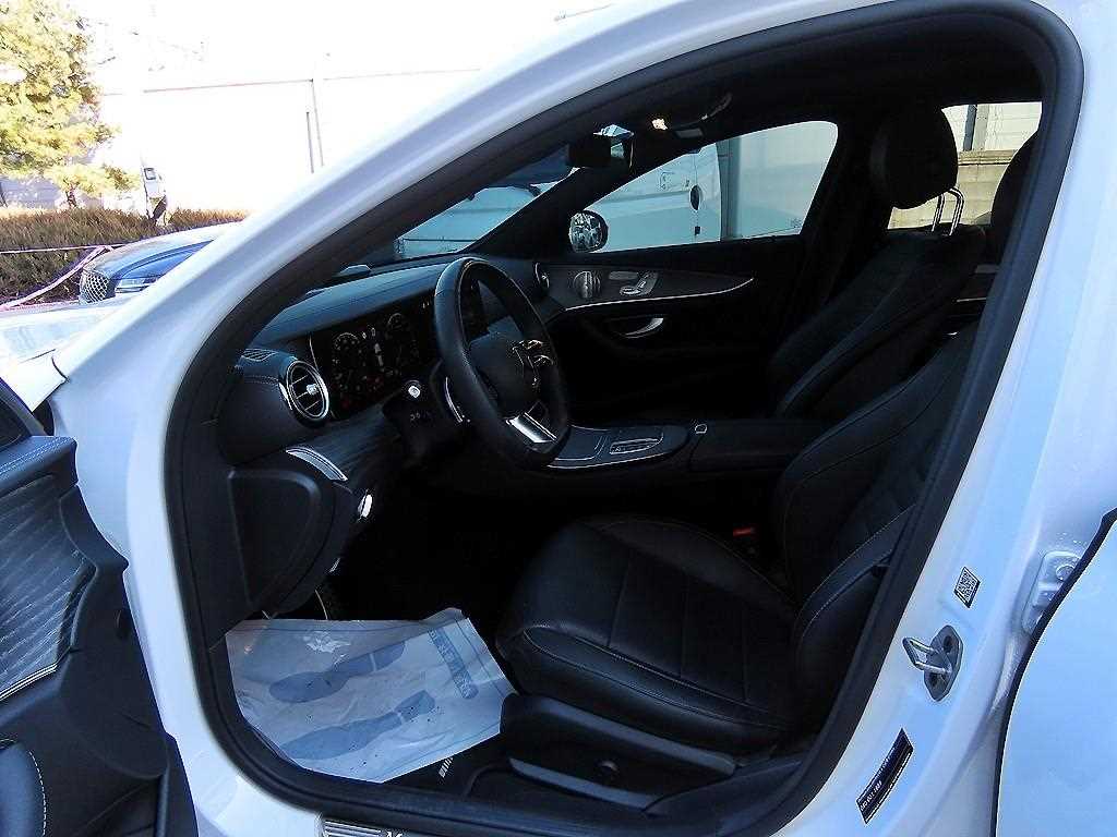 Mercedes Benz E class - Vista 5